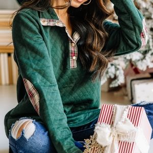 Mint Julep Boutique Green Quilted Pullover Size M